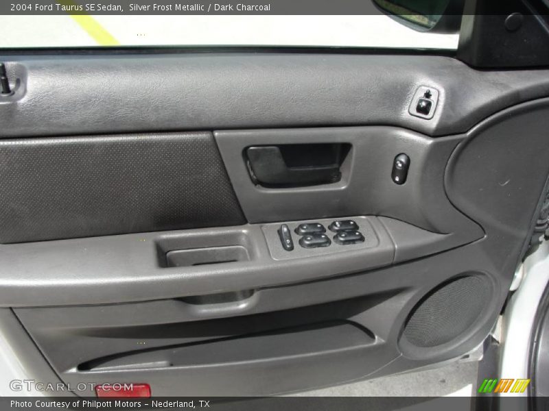 Silver Frost Metallic / Dark Charcoal 2004 Ford Taurus SE Sedan