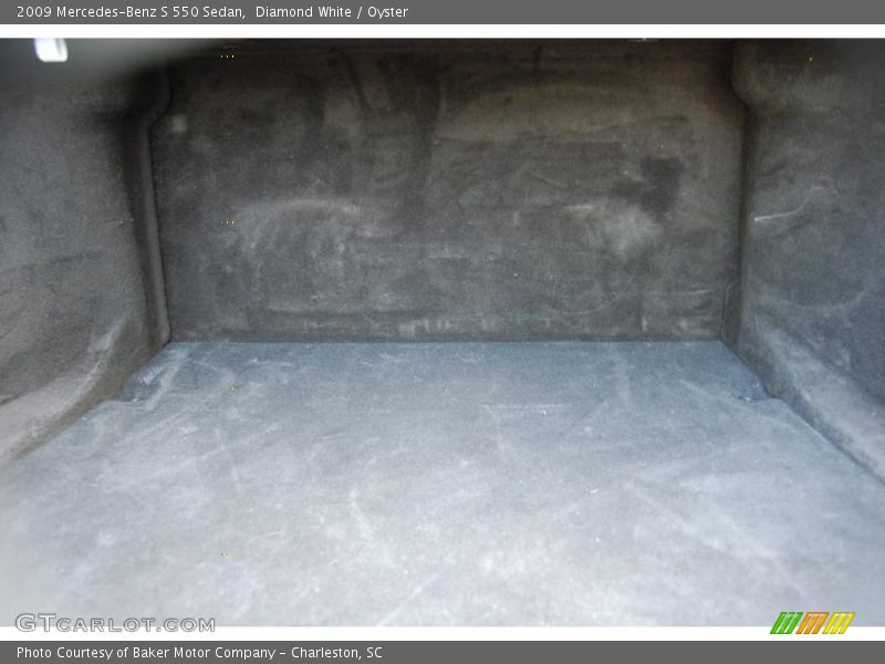 Diamond White / Oyster 2009 Mercedes-Benz S 550 Sedan