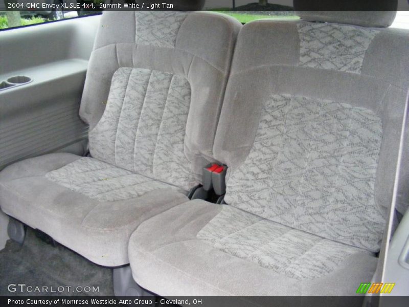 Summit White / Light Tan 2004 GMC Envoy XL SLE 4x4