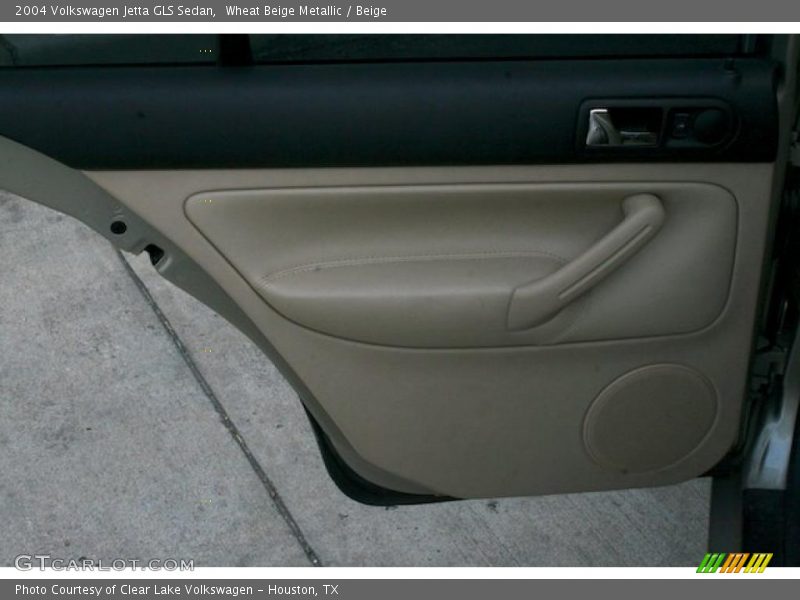 Wheat Beige Metallic / Beige 2004 Volkswagen Jetta GLS Sedan