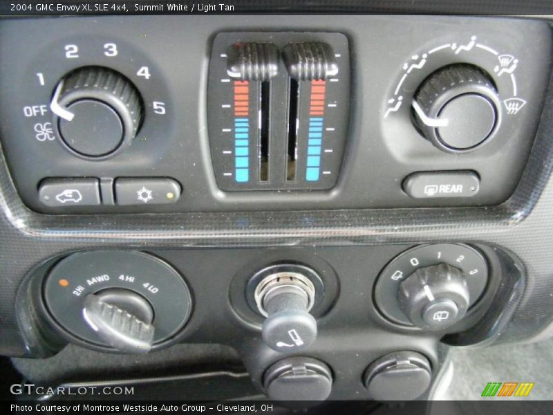 Summit White / Light Tan 2004 GMC Envoy XL SLE 4x4
