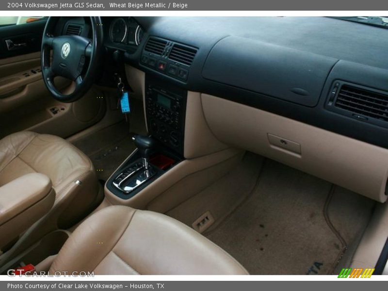 Wheat Beige Metallic / Beige 2004 Volkswagen Jetta GLS Sedan