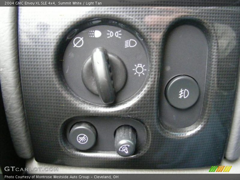 Summit White / Light Tan 2004 GMC Envoy XL SLE 4x4