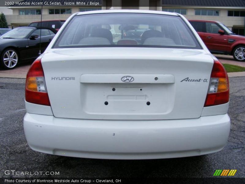 Noble White / Beige 2002 Hyundai Accent GL Sedan