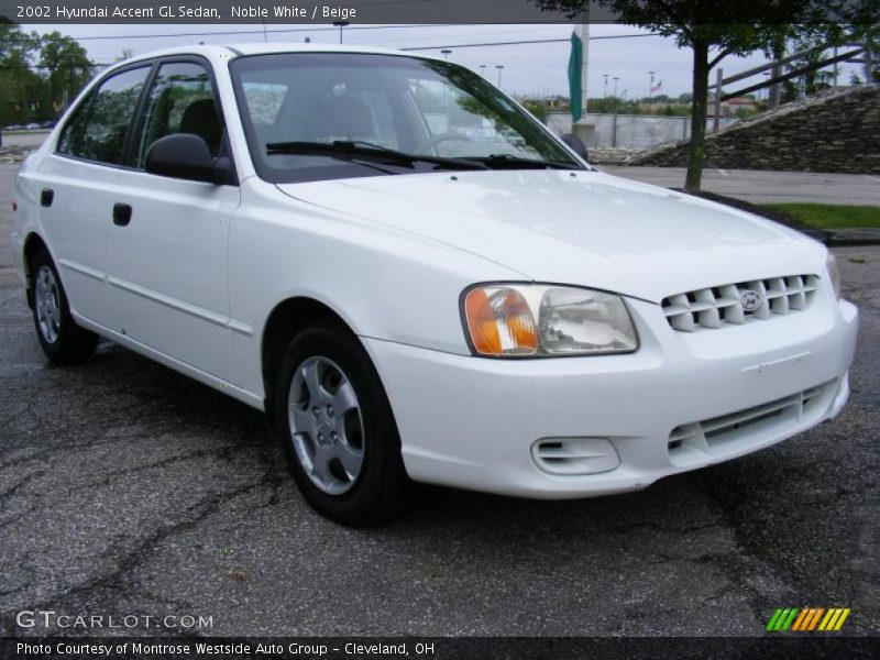 Noble White / Beige 2002 Hyundai Accent GL Sedan