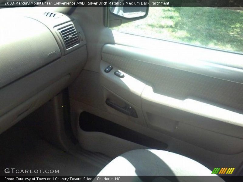 Silver Birch Metallic / Medium Dark Parchment 2003 Mercury Mountaineer Convenience AWD