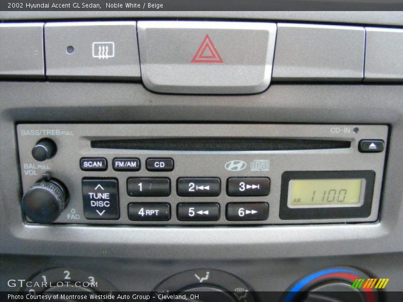Noble White / Beige 2002 Hyundai Accent GL Sedan