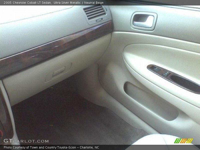Ultra Silver Metallic / Neutral Beige 2005 Chevrolet Cobalt LT Sedan