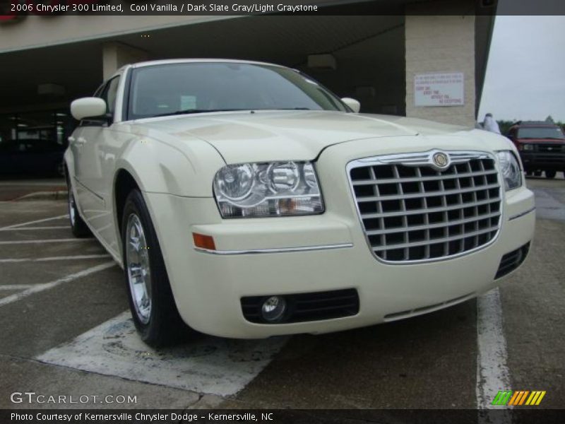 Cool Vanilla / Dark Slate Gray/Light Graystone 2006 Chrysler 300 Limited