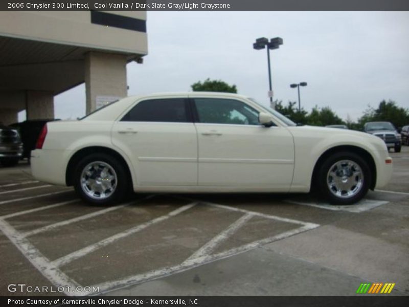 Cool Vanilla / Dark Slate Gray/Light Graystone 2006 Chrysler 300 Limited