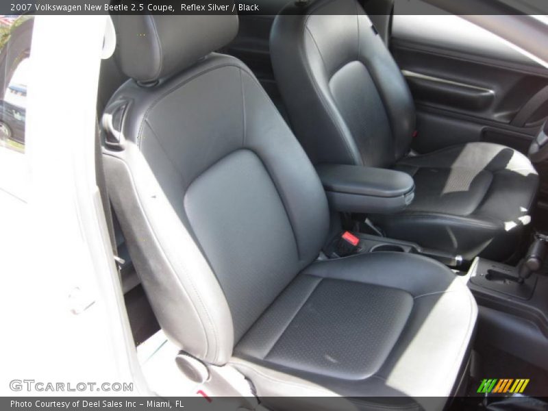 Reflex Silver / Black 2007 Volkswagen New Beetle 2.5 Coupe