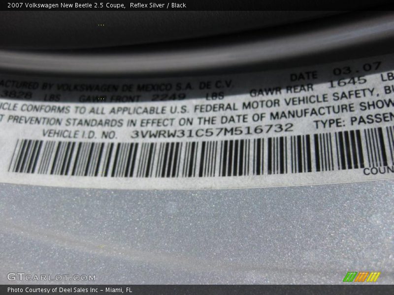 Reflex Silver / Black 2007 Volkswagen New Beetle 2.5 Coupe