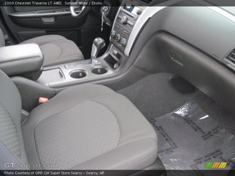 Summit White / Ebony 2009 Chevrolet Traverse LT AWD