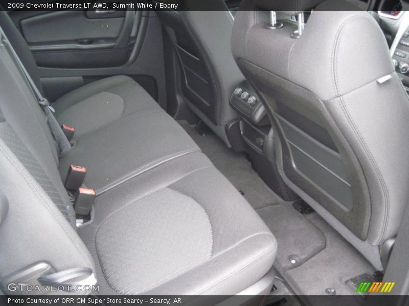 Summit White / Ebony 2009 Chevrolet Traverse LT AWD