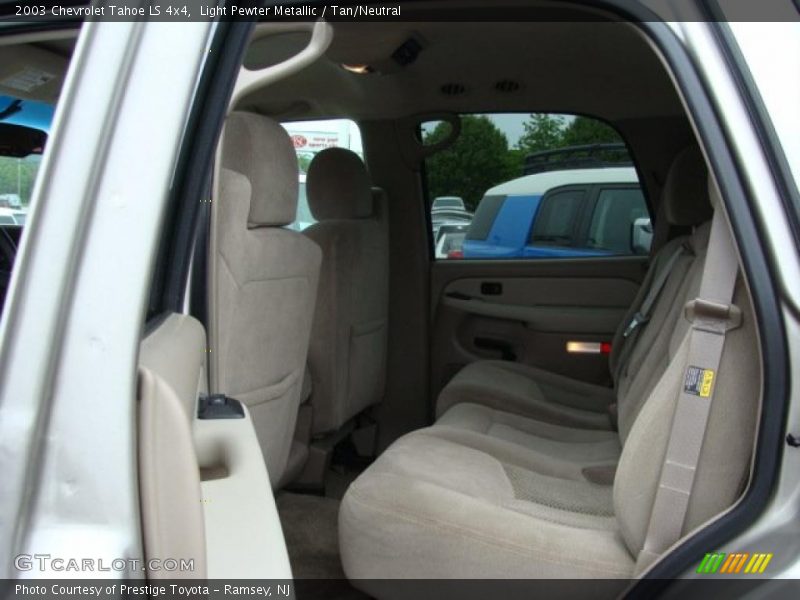 Light Pewter Metallic / Tan/Neutral 2003 Chevrolet Tahoe LS 4x4