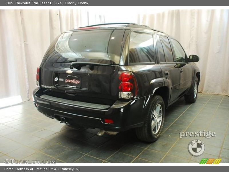 Black / Ebony 2009 Chevrolet TrailBlazer LT 4x4