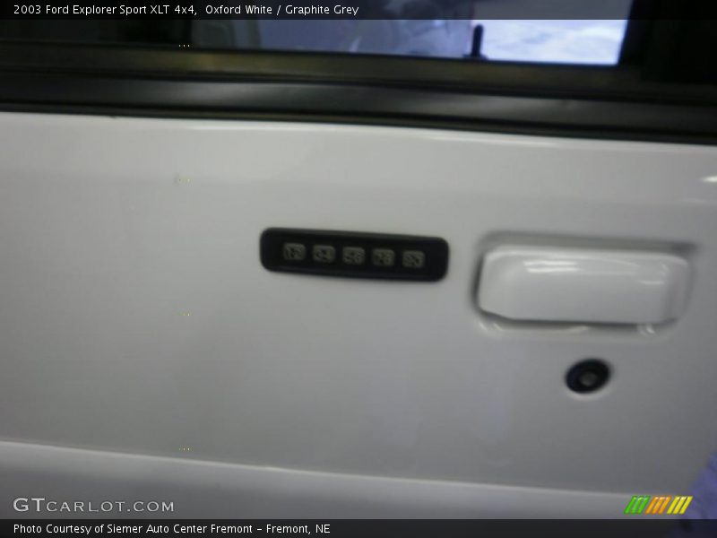 Oxford White / Graphite Grey 2003 Ford Explorer Sport XLT 4x4