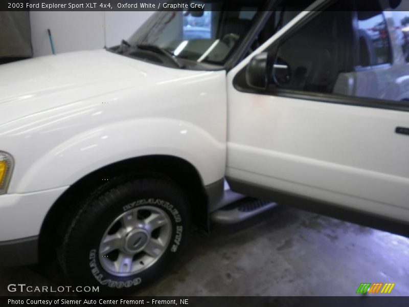 Oxford White / Graphite Grey 2003 Ford Explorer Sport XLT 4x4