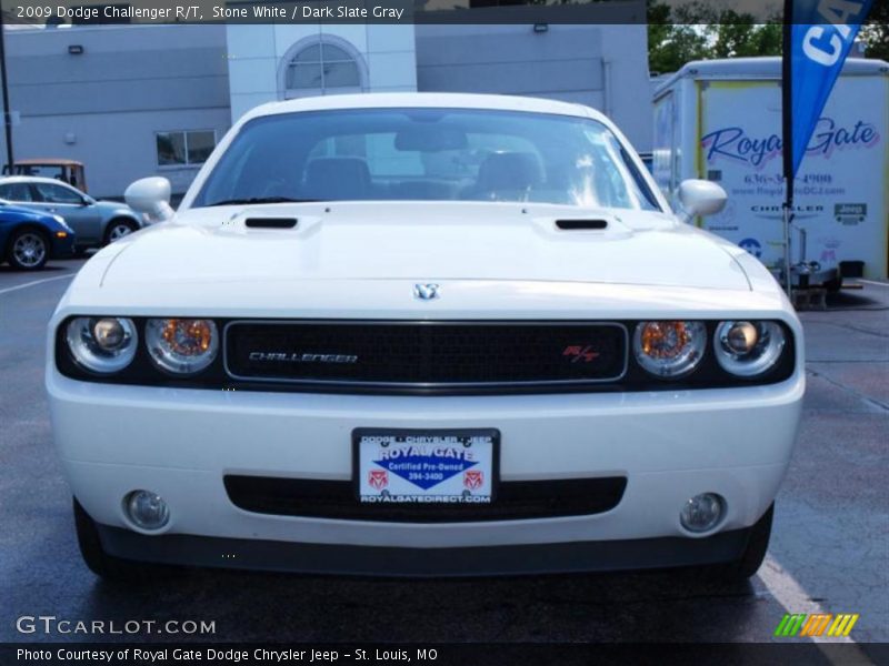 Stone White / Dark Slate Gray 2009 Dodge Challenger R/T