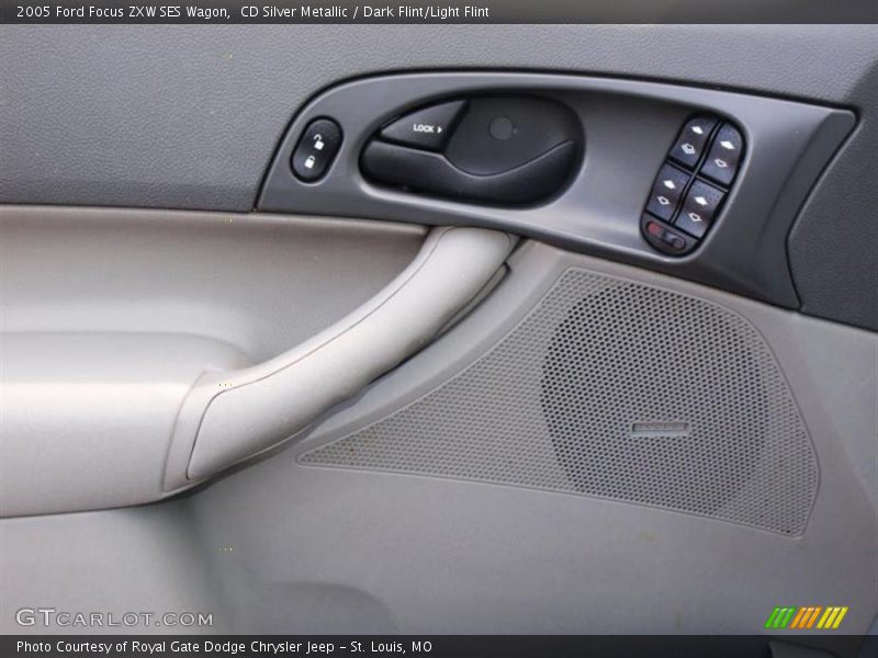 CD Silver Metallic / Dark Flint/Light Flint 2005 Ford Focus ZXW SES Wagon