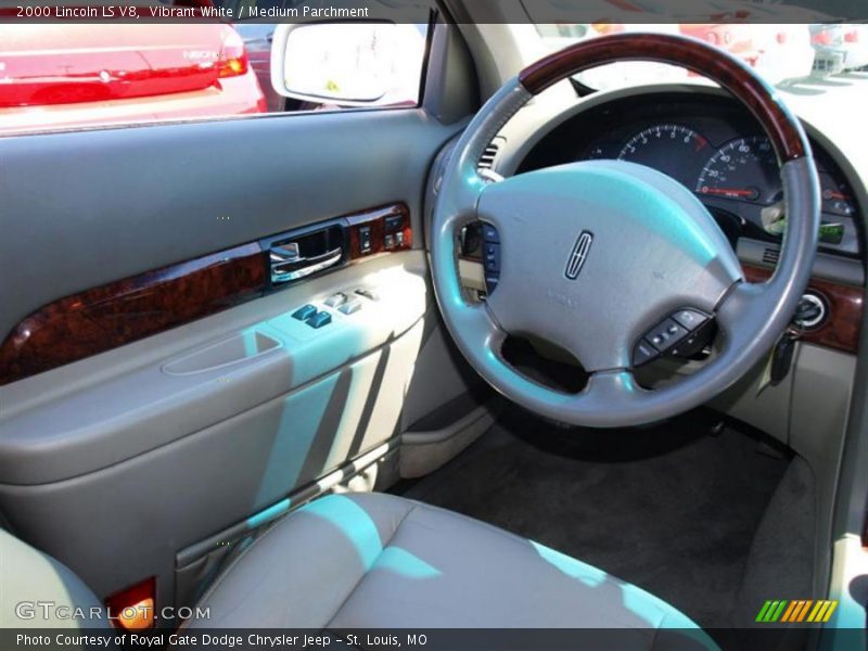 Vibrant White / Medium Parchment 2000 Lincoln LS V8