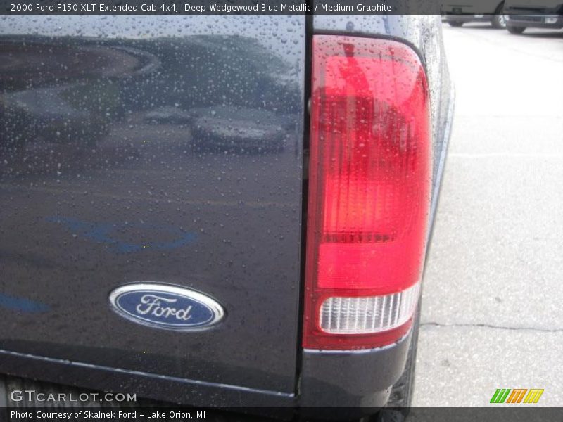 Deep Wedgewood Blue Metallic / Medium Graphite 2000 Ford F150 XLT Extended Cab 4x4