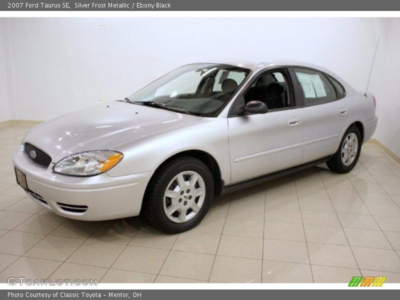 Silver Frost Metallic / Ebony Black 2007 Ford Taurus SE