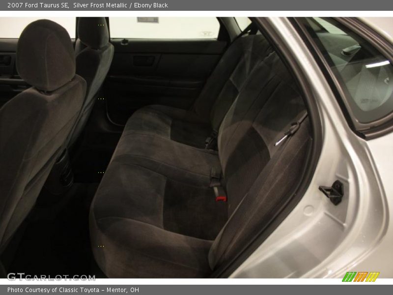 Silver Frost Metallic / Ebony Black 2007 Ford Taurus SE