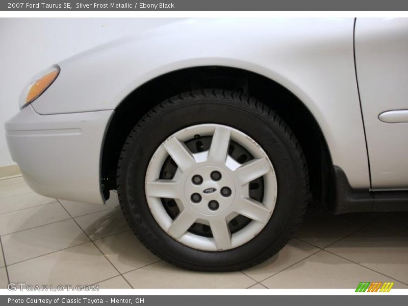 Silver Frost Metallic / Ebony Black 2007 Ford Taurus SE