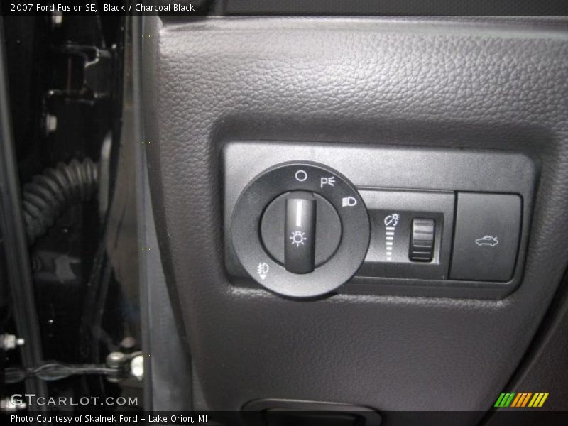 Black / Charcoal Black 2007 Ford Fusion SE