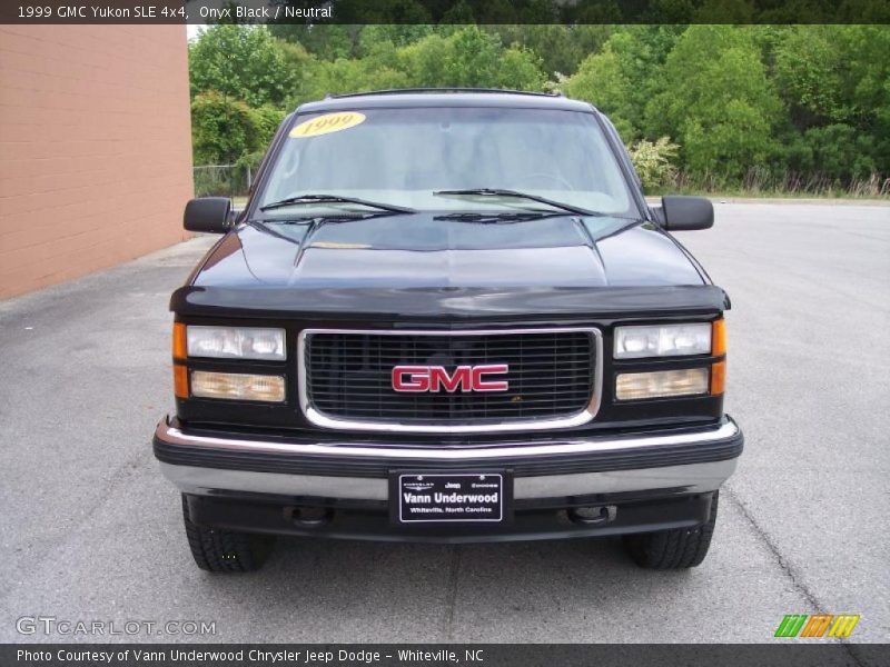 Onyx Black / Neutral 1999 GMC Yukon SLE 4x4