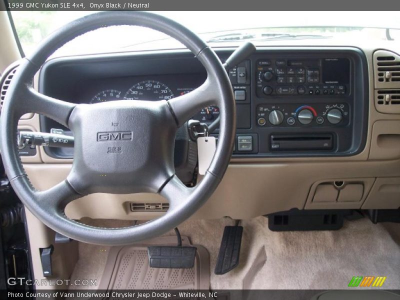 Onyx Black / Neutral 1999 GMC Yukon SLE 4x4