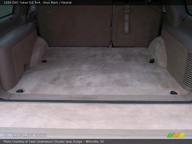 Onyx Black / Neutral 1999 GMC Yukon SLE 4x4