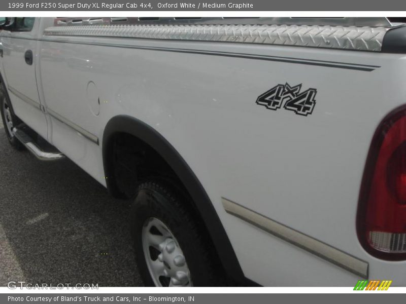 Oxford White / Medium Graphite 1999 Ford F250 Super Duty XL Regular Cab 4x4