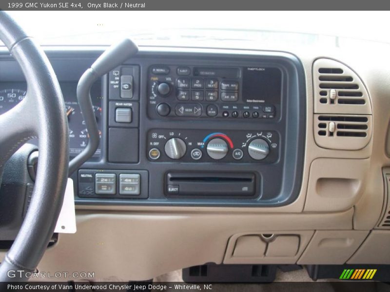 Onyx Black / Neutral 1999 GMC Yukon SLE 4x4