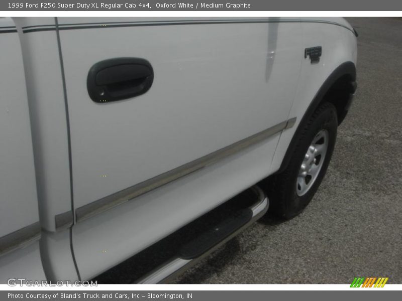 Oxford White / Medium Graphite 1999 Ford F250 Super Duty XL Regular Cab 4x4