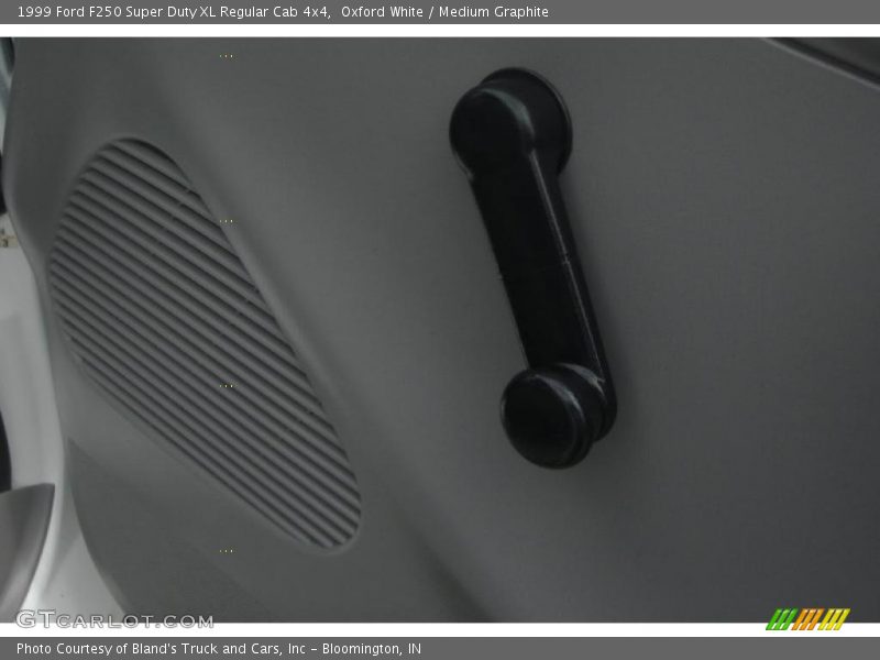 Oxford White / Medium Graphite 1999 Ford F250 Super Duty XL Regular Cab 4x4