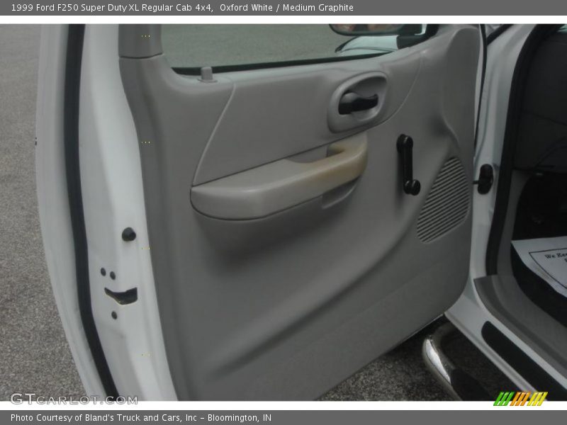 Oxford White / Medium Graphite 1999 Ford F250 Super Duty XL Regular Cab 4x4