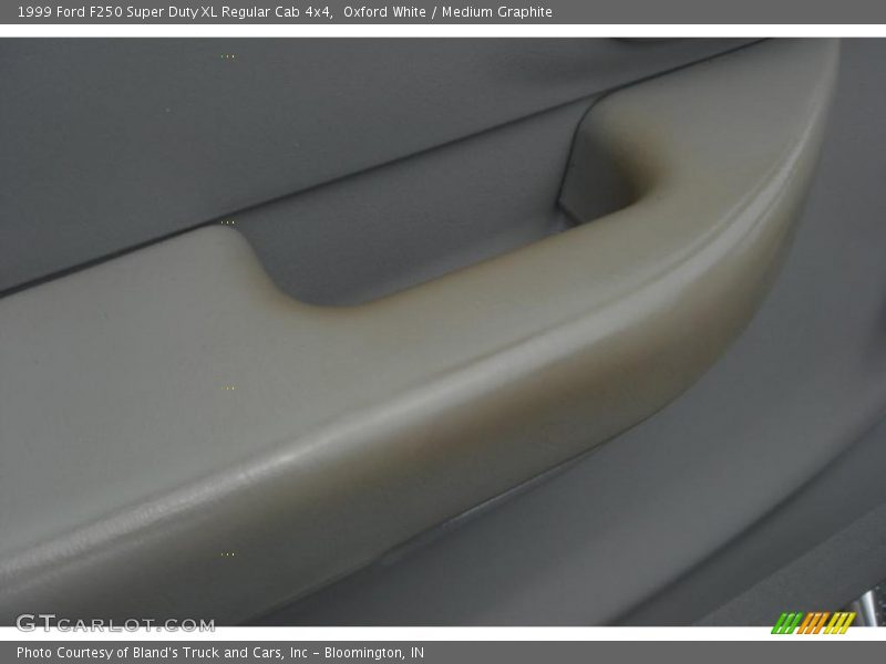 Oxford White / Medium Graphite 1999 Ford F250 Super Duty XL Regular Cab 4x4