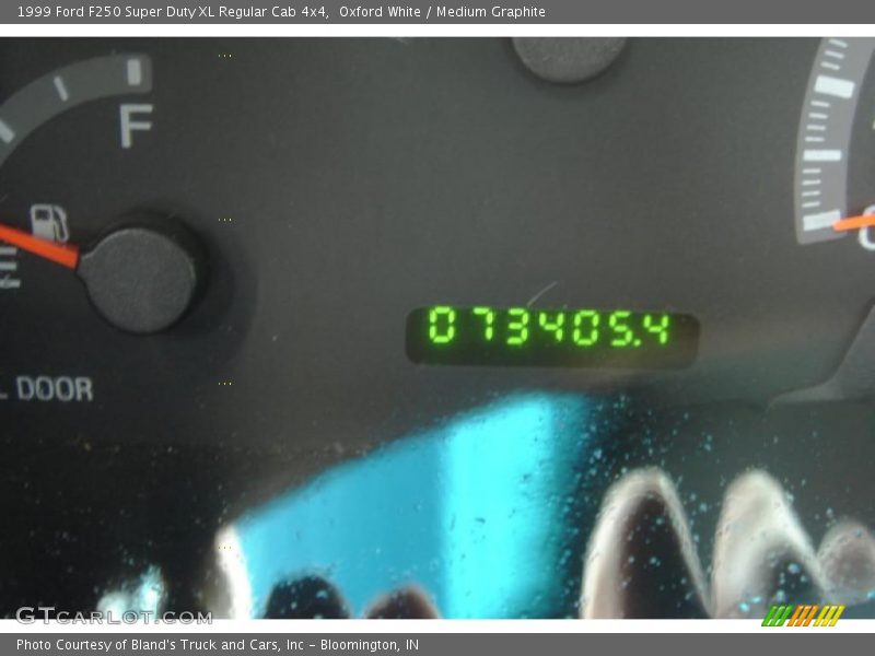 Oxford White / Medium Graphite 1999 Ford F250 Super Duty XL Regular Cab 4x4