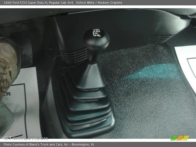 Oxford White / Medium Graphite 1999 Ford F250 Super Duty XL Regular Cab 4x4