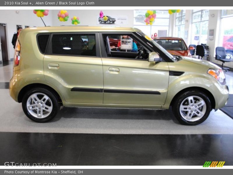 Alien Green / Black Soul Logo Cloth 2010 Kia Soul +