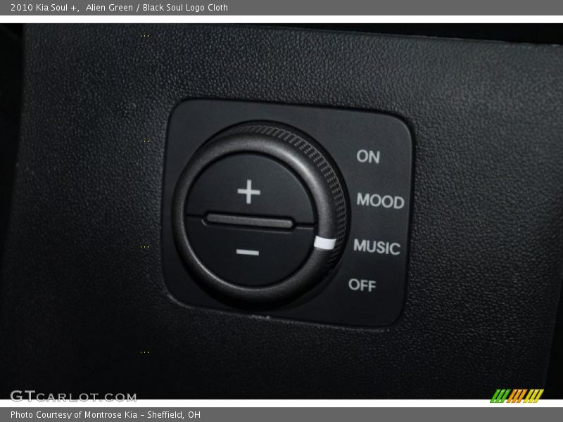 Alien Green / Black Soul Logo Cloth 2010 Kia Soul +