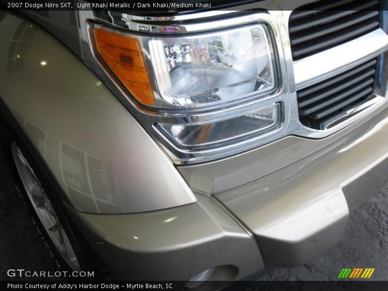 Light Khaki Metallic / Dark Khaki/Medium Khaki 2007 Dodge Nitro SXT