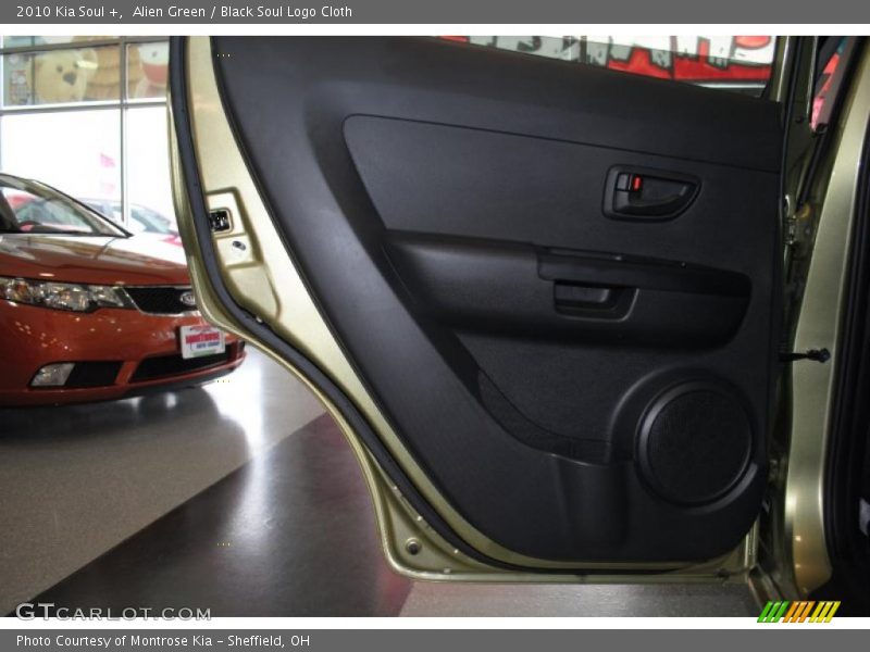 Alien Green / Black Soul Logo Cloth 2010 Kia Soul +