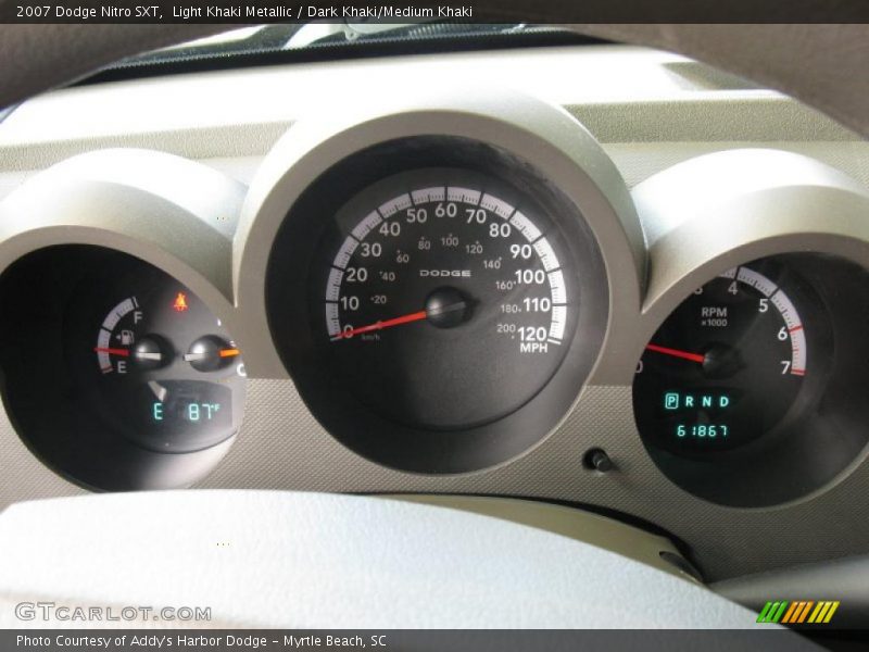Light Khaki Metallic / Dark Khaki/Medium Khaki 2007 Dodge Nitro SXT