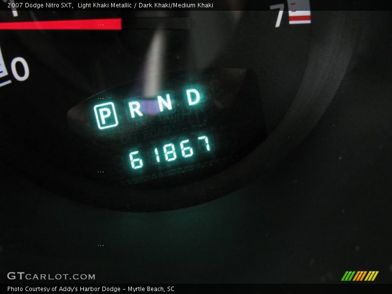 Light Khaki Metallic / Dark Khaki/Medium Khaki 2007 Dodge Nitro SXT