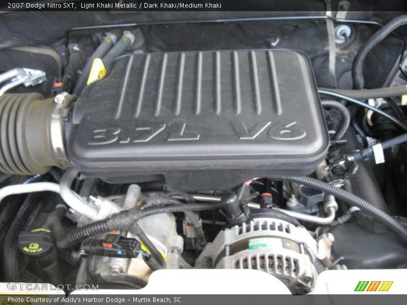 Light Khaki Metallic / Dark Khaki/Medium Khaki 2007 Dodge Nitro SXT