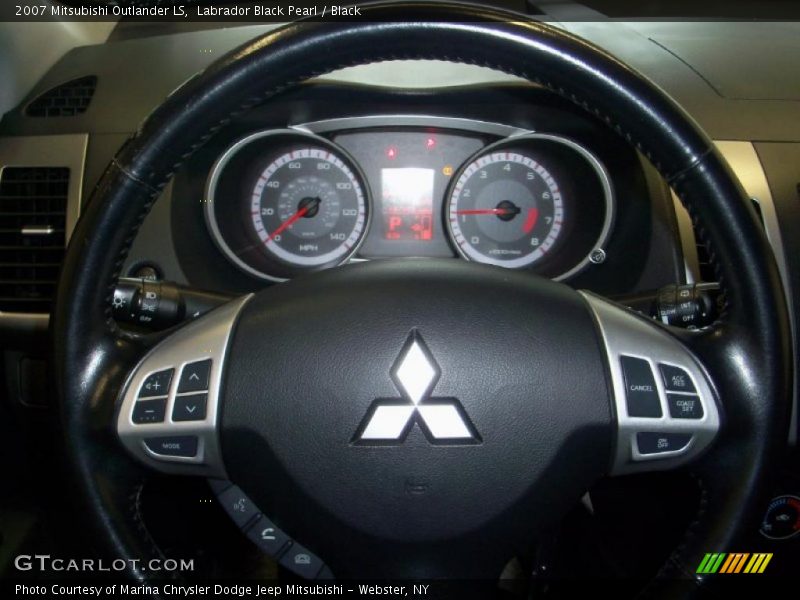 Labrador Black Pearl / Black 2007 Mitsubishi Outlander LS