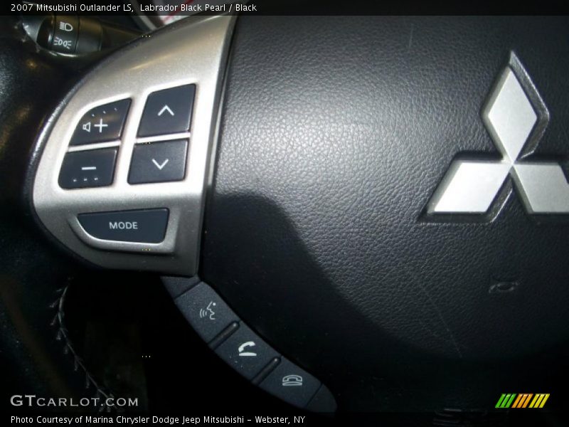 Labrador Black Pearl / Black 2007 Mitsubishi Outlander LS
